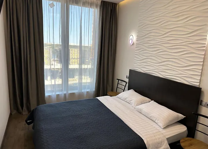 Rybalsky Studio Apartment Podil - Dnipro View